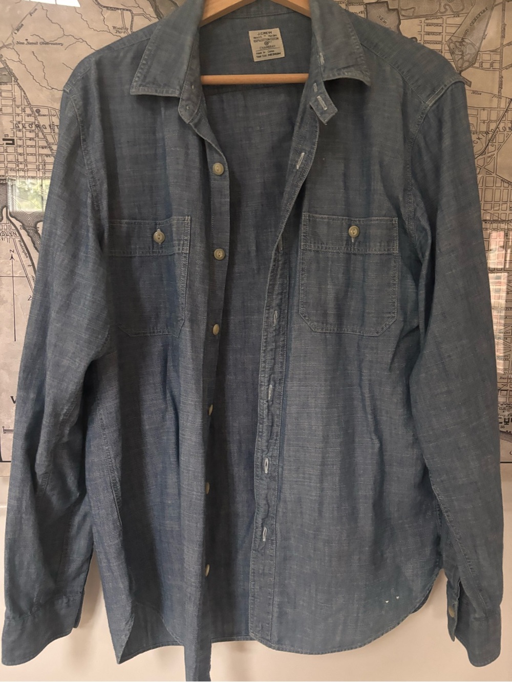 Lightweight Chambray Button-Up Shirt - Blue